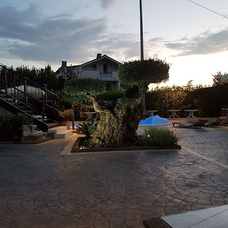 Hotel Il Dito E La Luna Ripa Teatina Ngoại thất bức ảnh